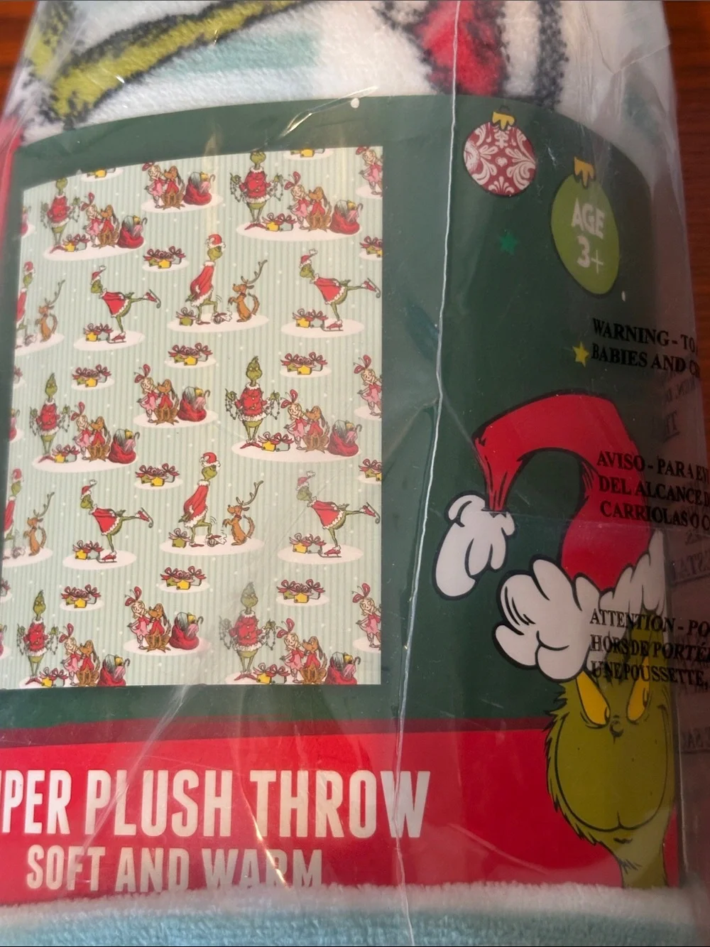 Dr. Seuss The Grinch Super Plush Holiday Throw